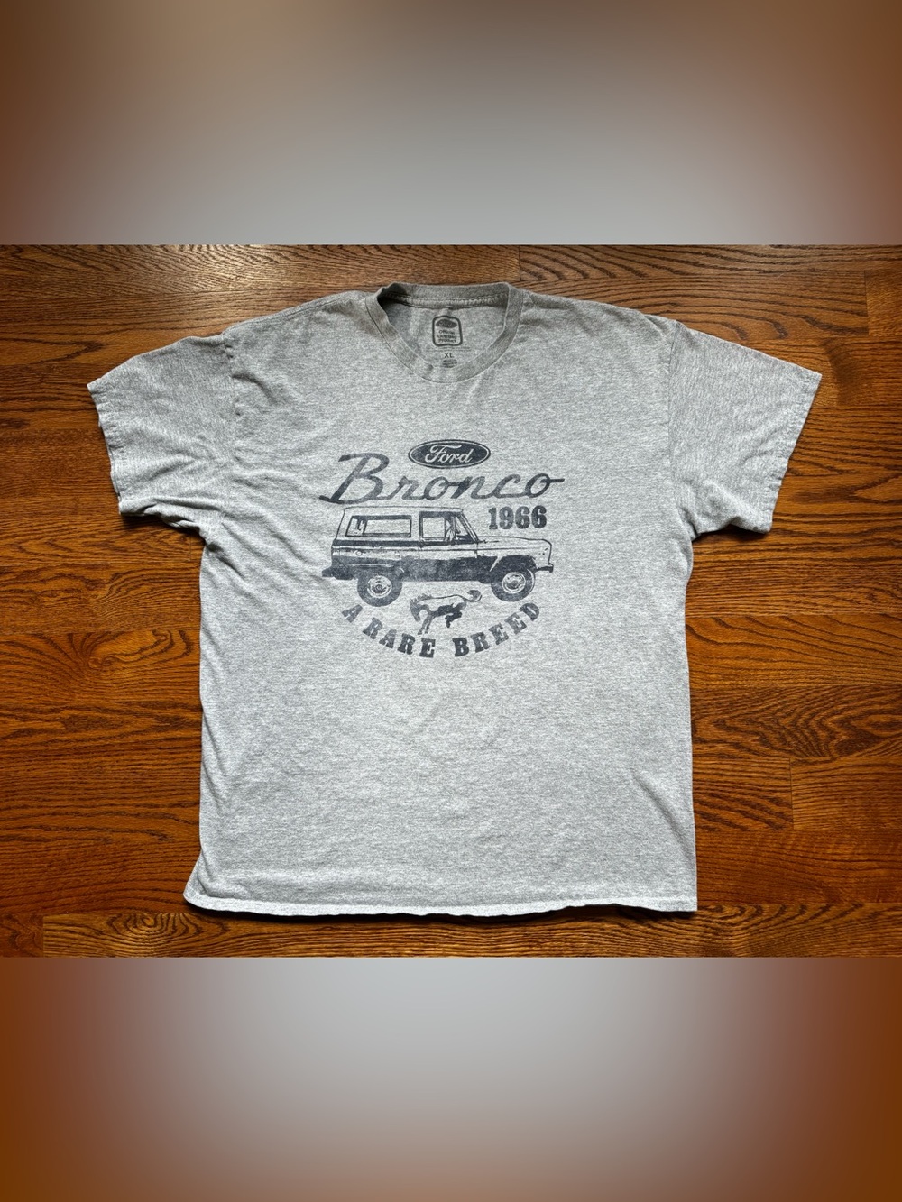 Ford Bronco 1966 Rare Breed Graphic T-Shirt Men’s XL Gray